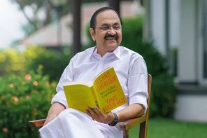 ​മുഖ്യമന്ത്രി വി.ഡി. സതീശന്റെ അധ്യാപകദിന കുറിപ്പ് വൈറൽ; കണ്ണീരോടെ ഓർത്ത് പ്രിയ ഗുരുവിനെ