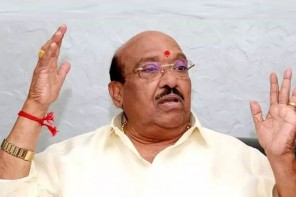 യുഡിഎഫിന് നൂറുസീറ്റ് കിട്ടിയാൽ എസ്എൻഡിപി യോഗം ജനറൽ സെക്രട്ടറി സ്ഥാനം രാജിവെയ്ക്കുമെന്ന പ്രഖ്യാപനത്തിൽ മലക്കംമറിഞ്ഞ് വെള്ളാപ്പള്ളി നടേശൻ . 