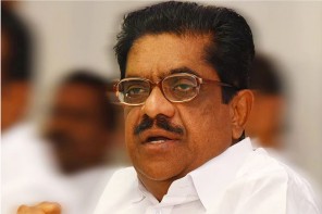 ആദർശത്തിന്റെ മൂർച്ചയോ, രാഷ്ട്രീയ ശാഠ്യമോ? വി.എം. സുധീരന്റെ നിലപാടുകളും കോൺഗ്രസിന്റെ ആത്മപരിശോധനയും കേരള രാഷ്ട്രീയത്തിൽ